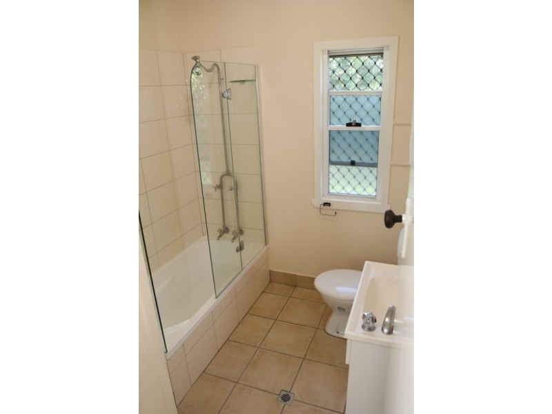 16 Booker Street, Keperra QLD 4054