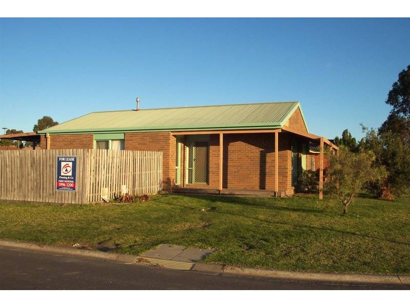 2 Leanna Court, Cranbourne West VIC 3977