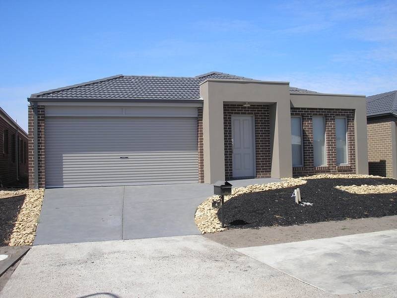 4 Jesmay Place, Cranbourne VIC 3977