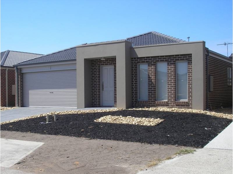 4 Jesmay Place, Cranbourne VIC 3977