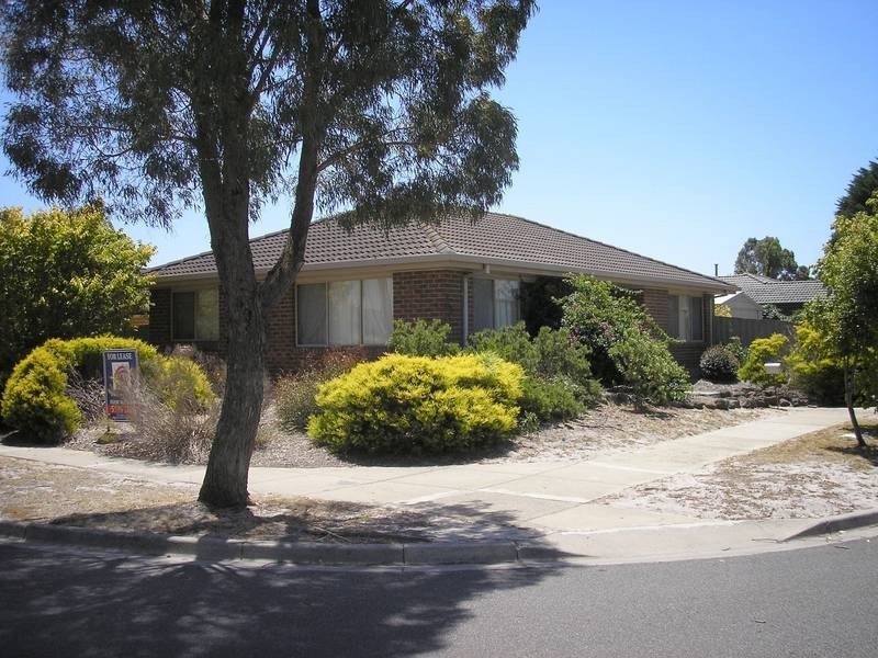 35 Eliza Street, Cranbourne North VIC 3977