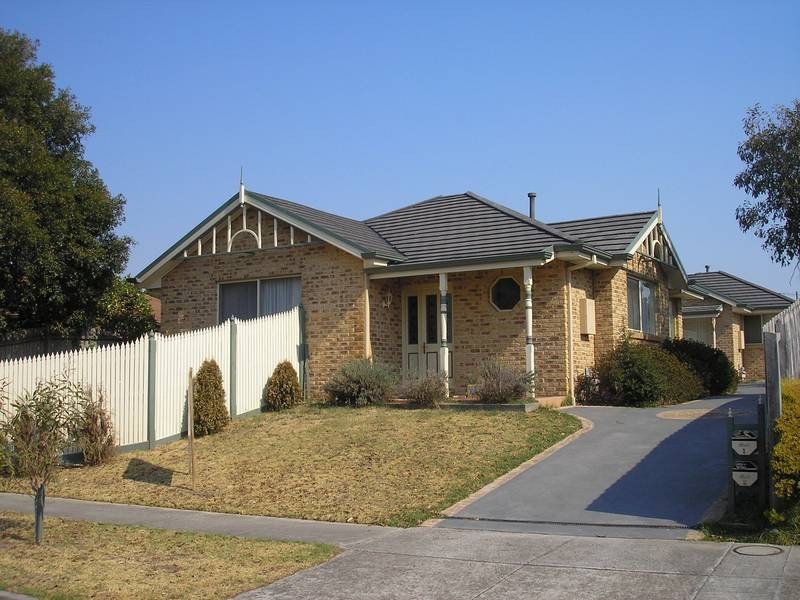 1/6 Lawson Court, Cranbourne VIC 3977