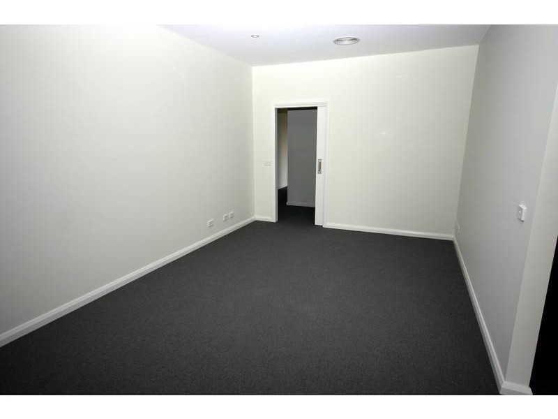 5 Ferndown Drive, Cranbourne VIC 3977