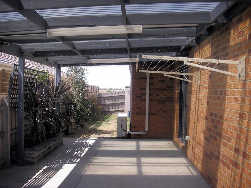 9 Staunton Walk, Cranbourne East VIC 3977