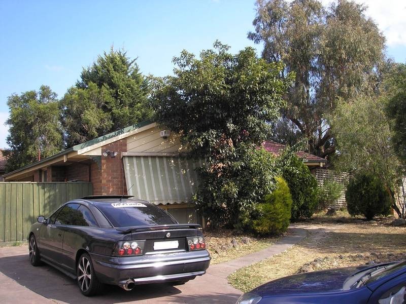 8 Kara Walk, Cranbourne VIC 3977
