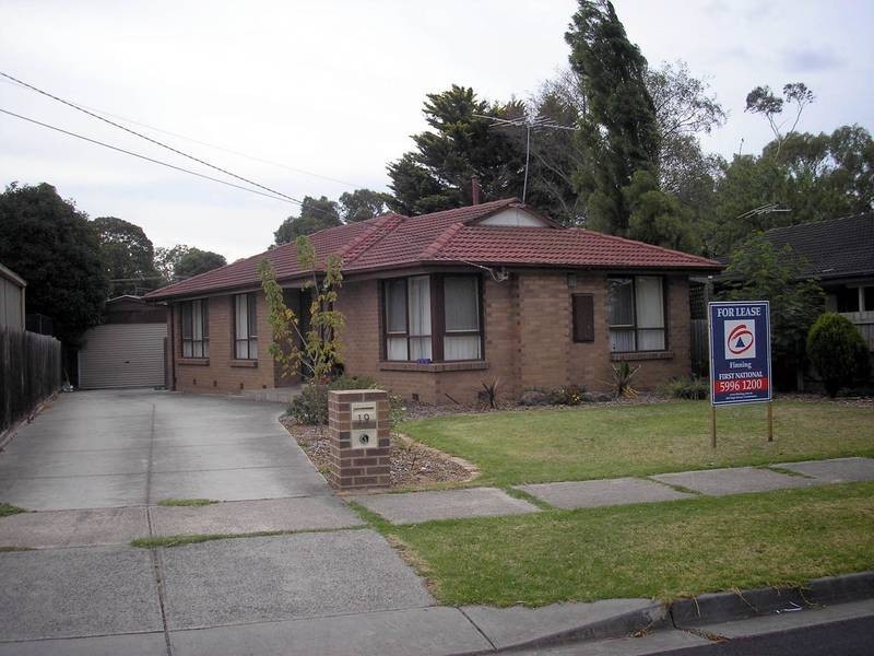 19 Jillian Street, Cranbourne VIC 3977