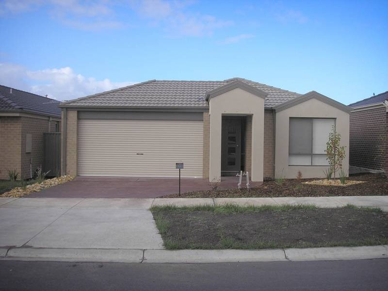 14 Pipetrack Circuit, Cranbourne East VIC 3977