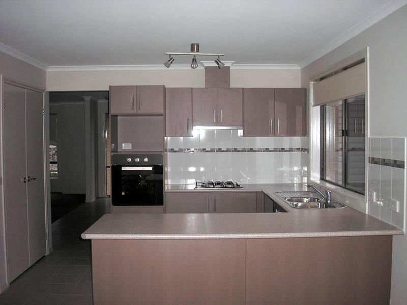 14 Pipetrack Circuit, Cranbourne East VIC 3977