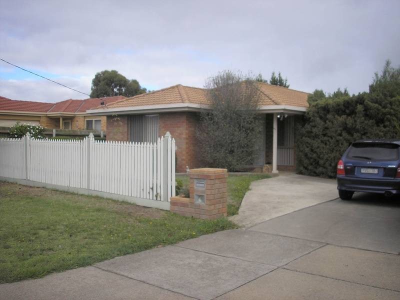 43 Joyce Street, Cranbourne West VIC 3977