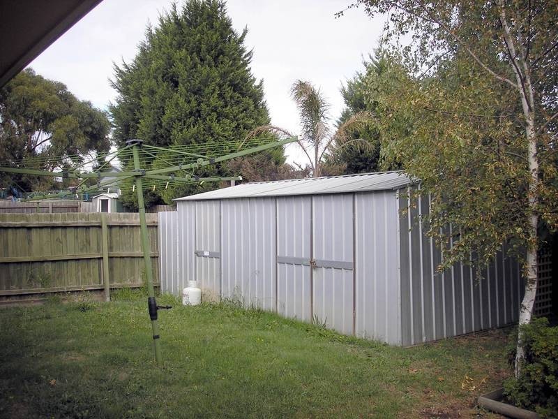 43 Joyce Street, Cranbourne West VIC 3977