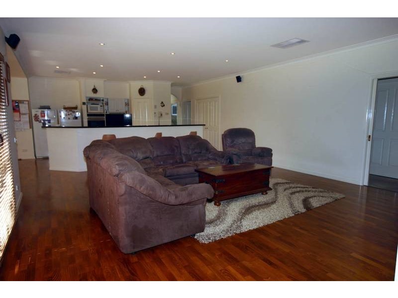 21 Walter Way, Cranbourne South VIC 3977