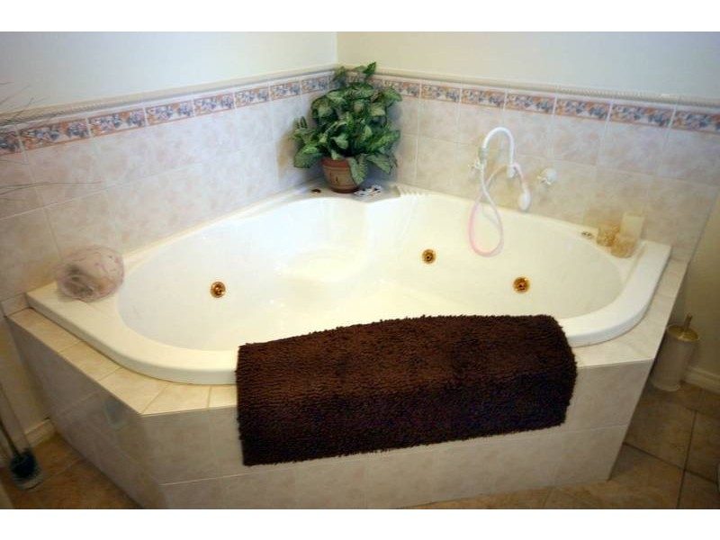 21 Walter Way, Cranbourne South VIC 3977