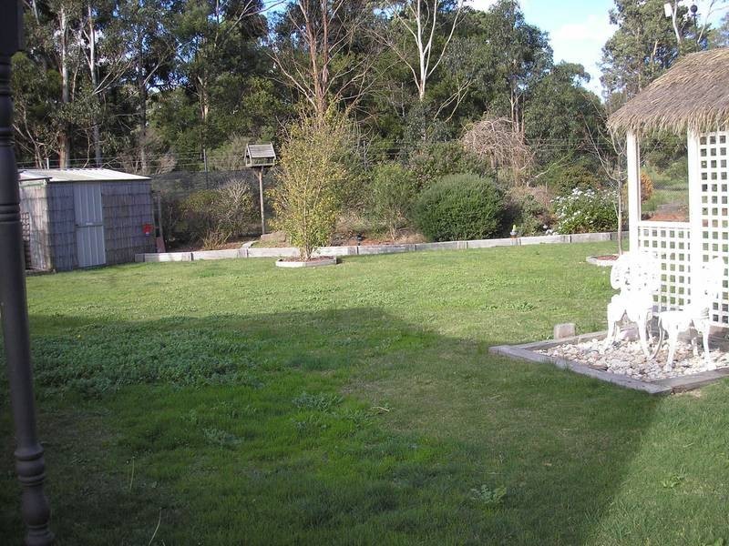 16 Foxglove Court, Cranbourne North VIC 3977