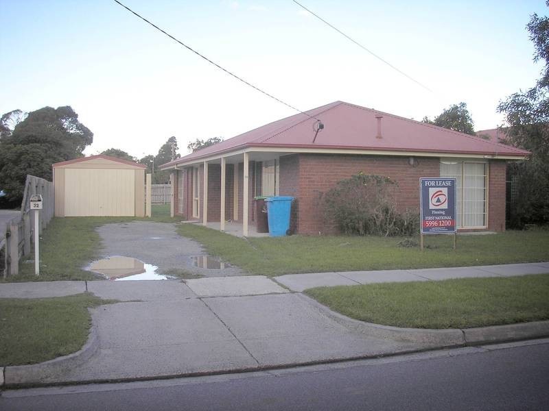 32 Mundaring Drive, Cranbourne West VIC 3977