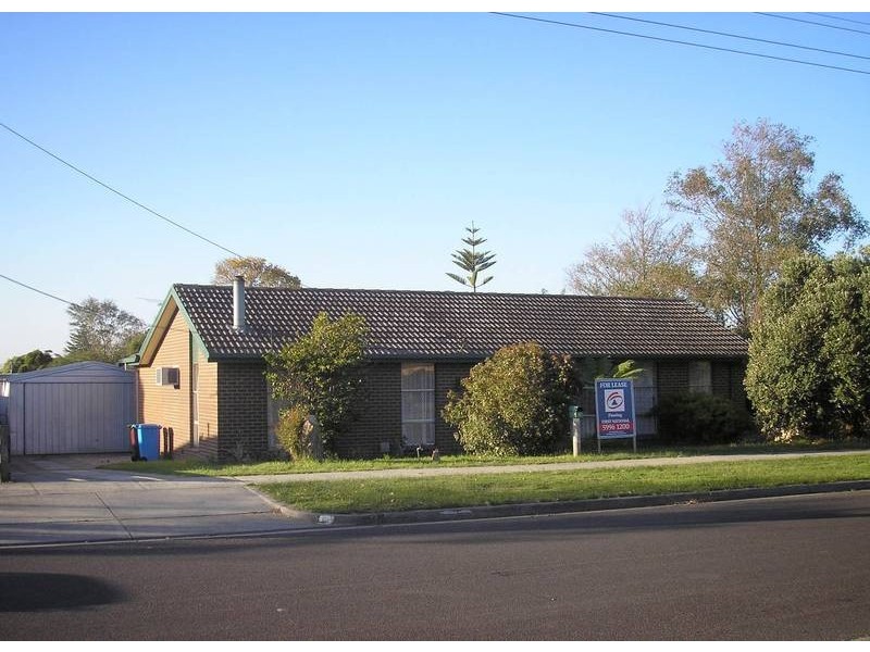 6 Valepark Crescent, Cranbourne VIC 3977