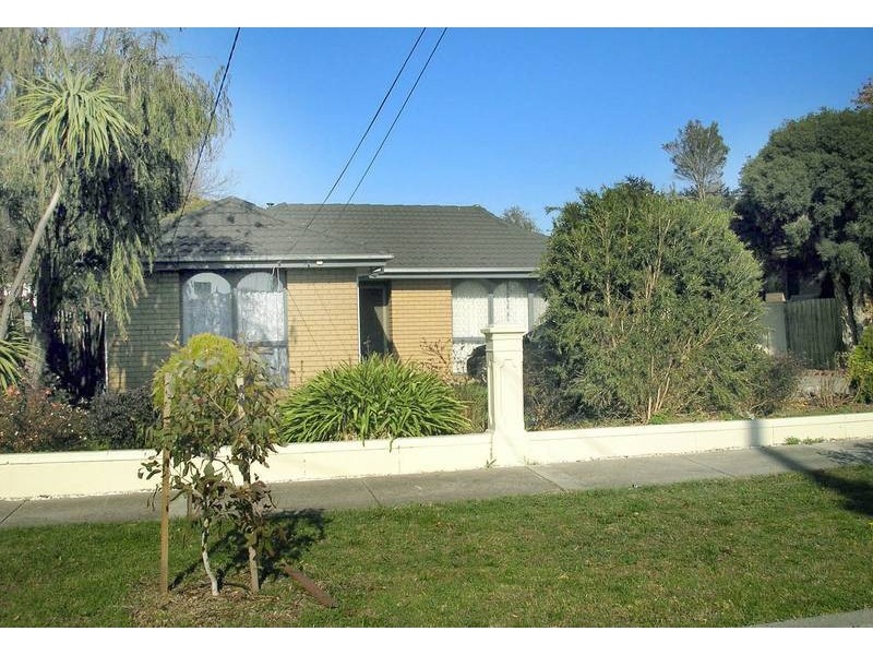 34 Loch Street, Cranbourne VIC 3977