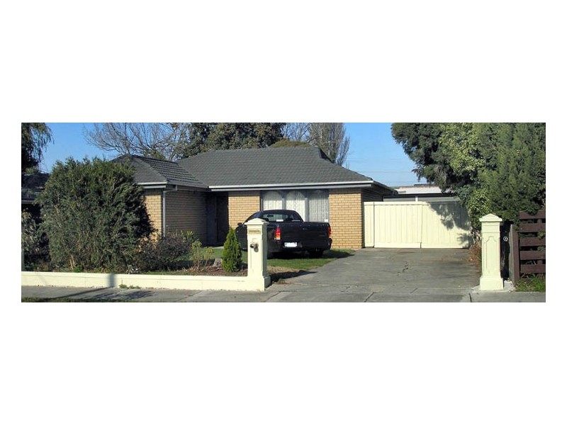 34 Loch Street, Cranbourne VIC 3977