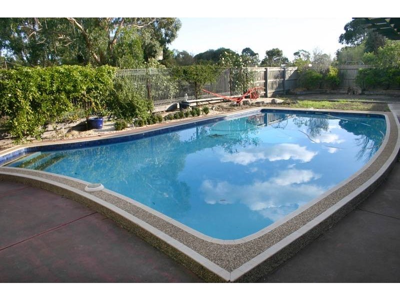 9 Collison Road, Cranbourne East VIC 3977