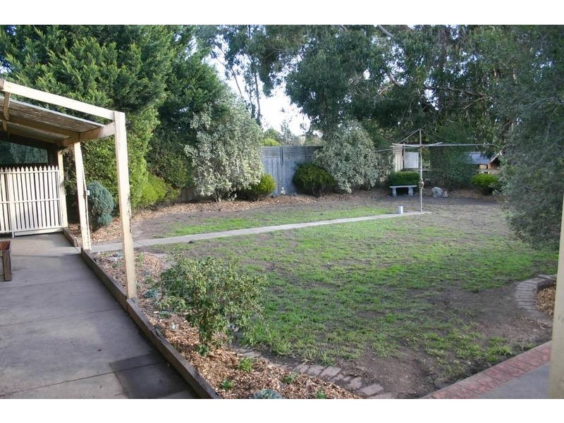 9 Collison Road, Cranbourne East VIC 3977