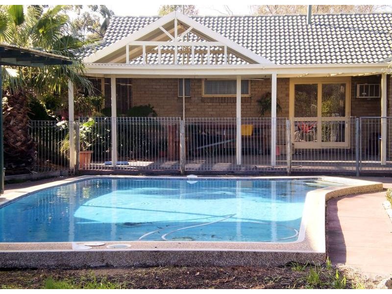 9 Collison Road, Cranbourne VIC 3977