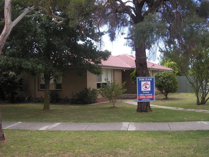 39 Cranbourne Drive, Cranbourne VIC 3977