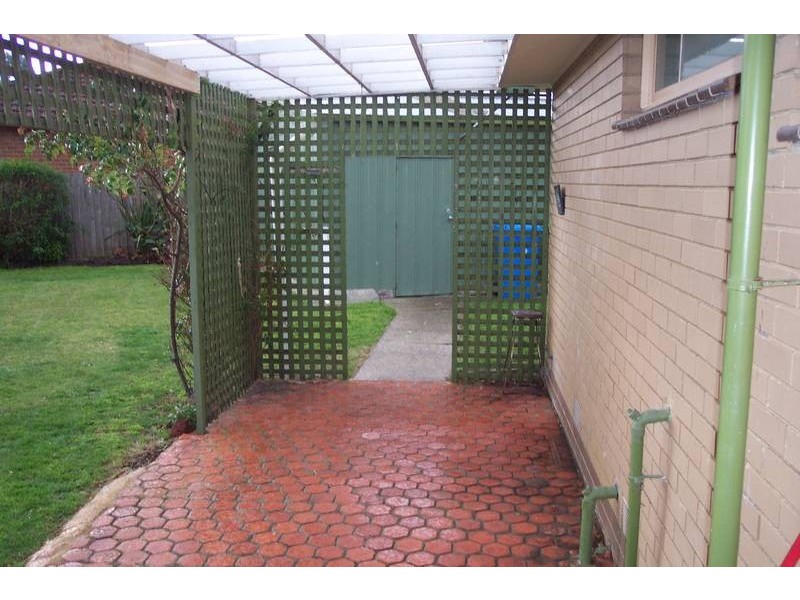 39 Cranbourne Drive, Cranbourne VIC 3977