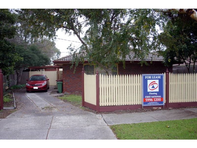 18 Dearing Avenue, Cranbourne VIC 3977