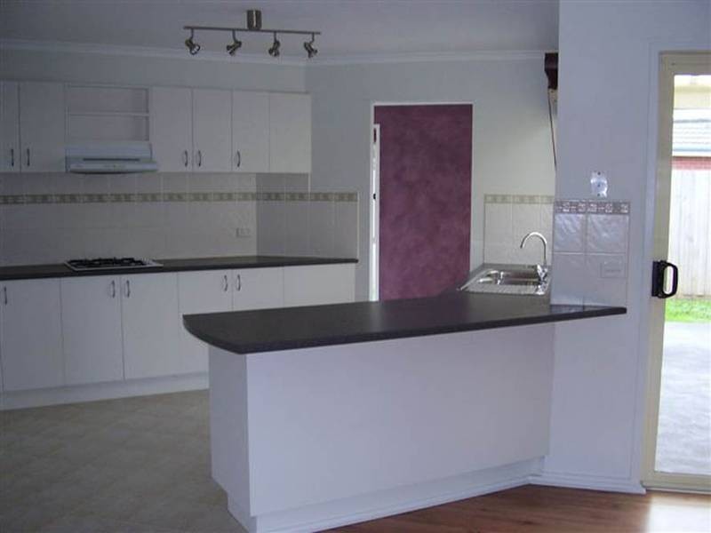 34 Genista Road, Cranbourne West VIC 3977