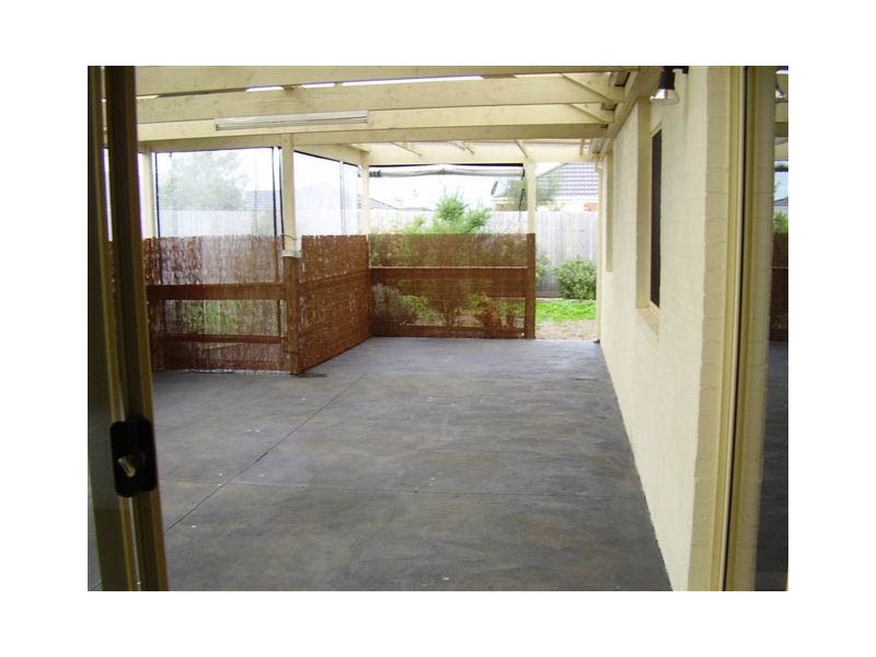 34 Genista Road, Cranbourne West VIC 3977