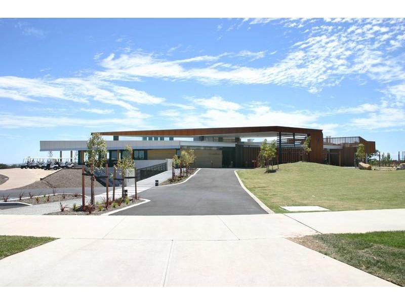 14 Bellis Circuit, Cranbourne South VIC 3977