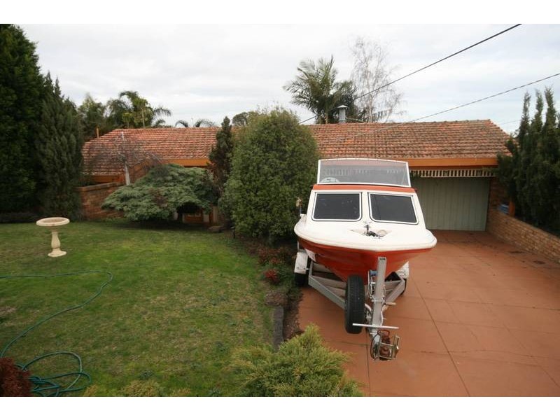 6 Musselburgh Court, Frankston VIC 3199