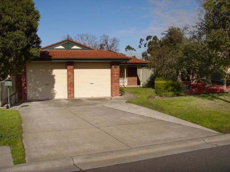 10 Bianco Court, Cranbourne North VIC 3977