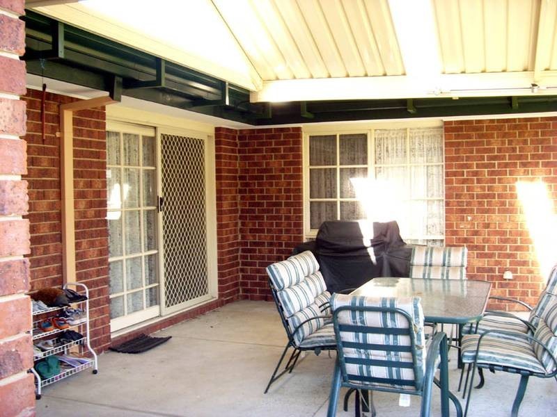 10 Bianco Court, Cranbourne North VIC 3977