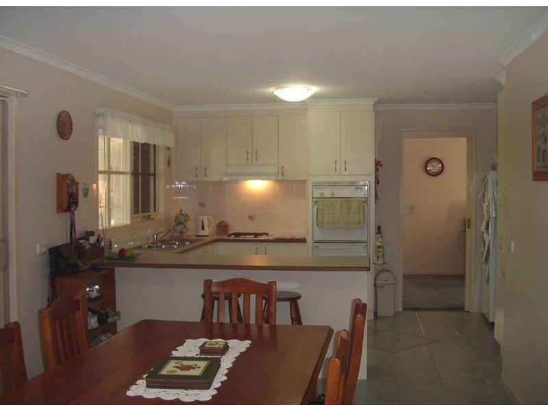 10 Bianco Court, Cranbourne North VIC 3977