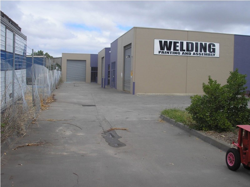 1/24 Station Street, Cranbourne VIC 3977