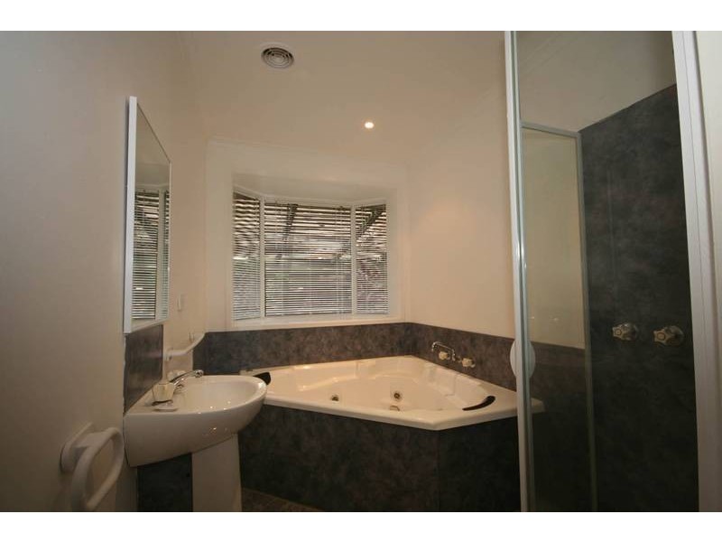 Cranbourne North VIC 3977