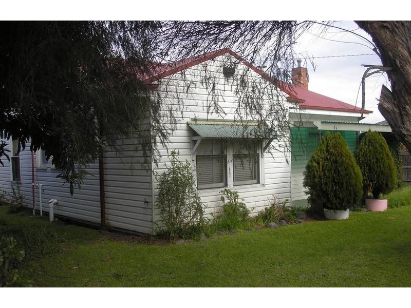 16 Duff Street, Cranbourne VIC 3977