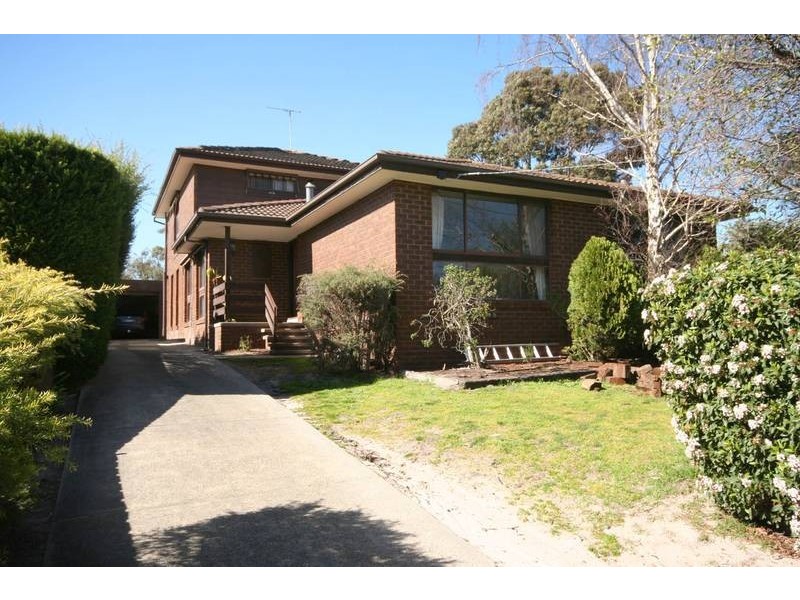 10 Rimfire Crescent, Cranbourne VIC 3977