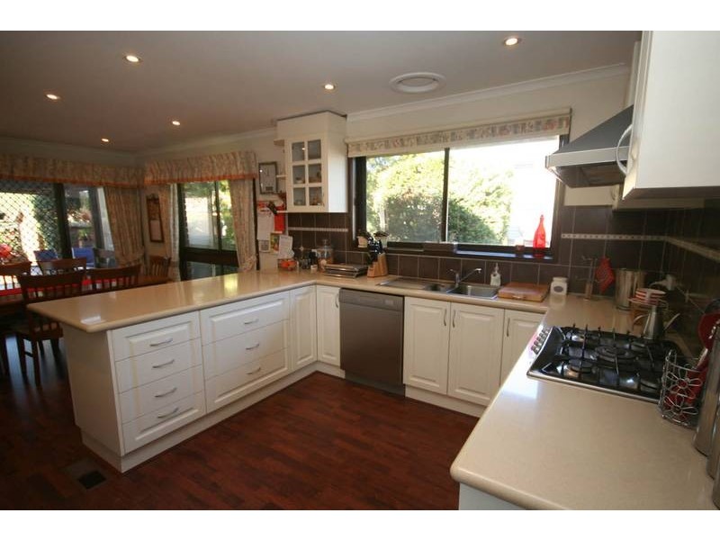 10 Rimfire Crescent, Cranbourne VIC 3977