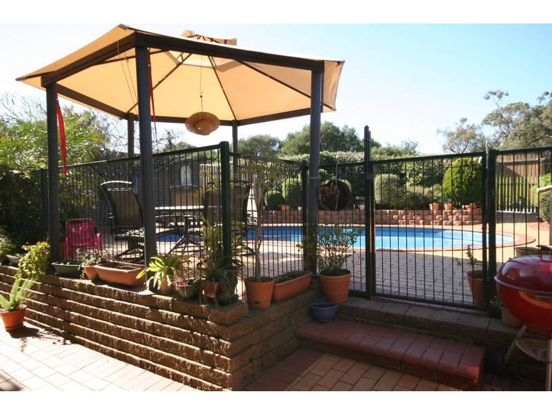 10 Rimfire Crescent, Cranbourne VIC 3977