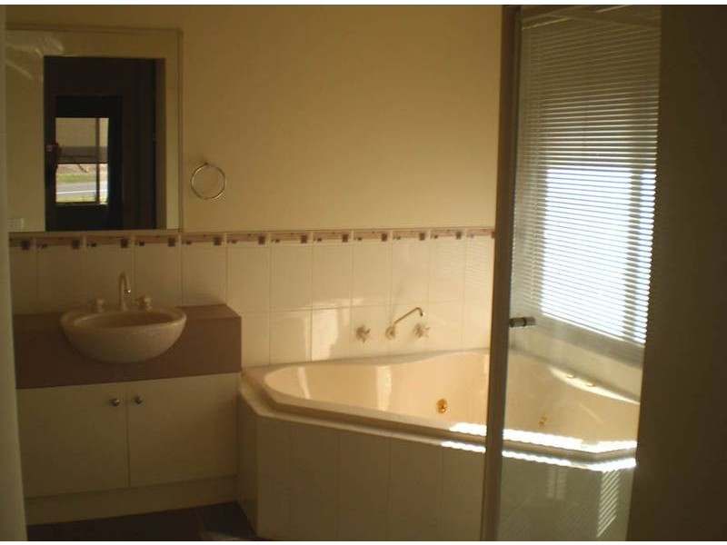 5 Trevino Way, Cranbourne North VIC 3977