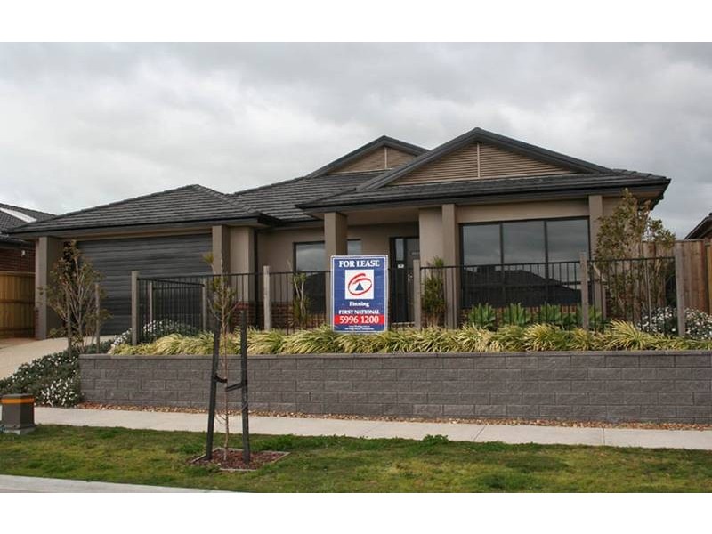 26 Baddeley Circuit, Cranbourne North VIC 3977