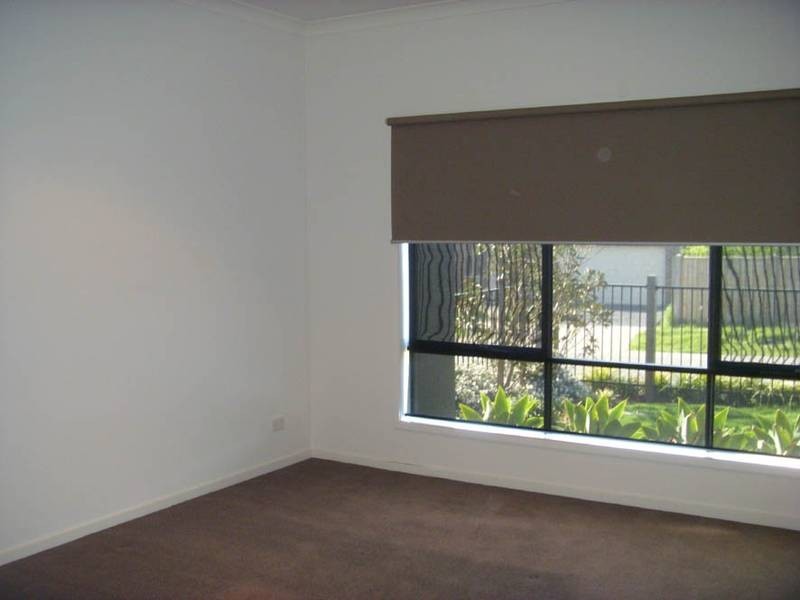 26 Baddeley Circuit, Cranbourne North VIC 3977