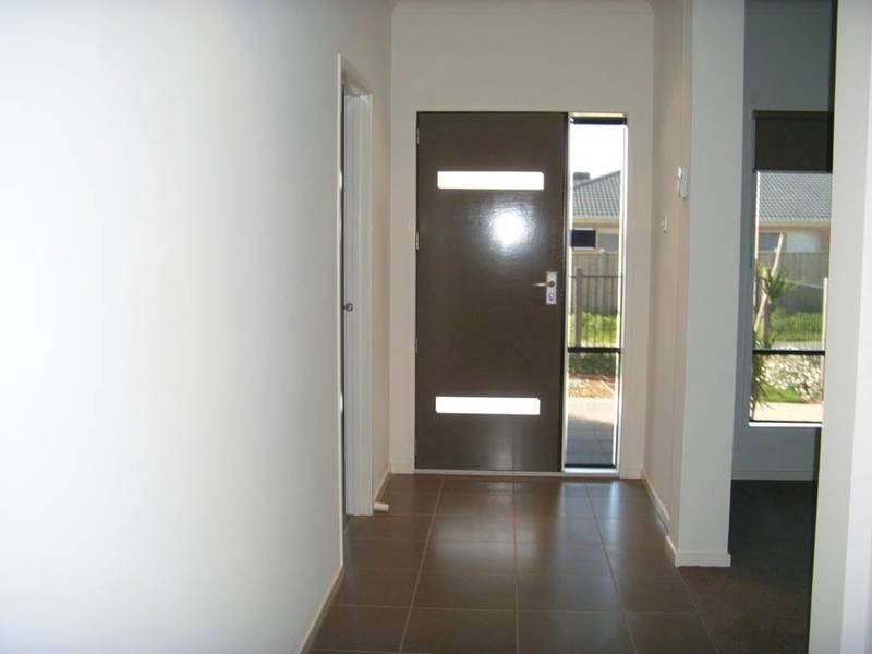 26 Baddeley Circuit, Cranbourne North VIC 3977