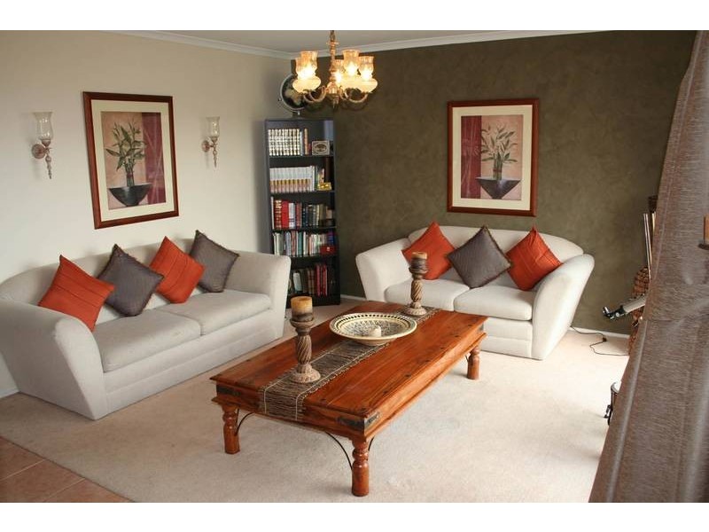 2 Jenny Court, Cranbourne North VIC 3977