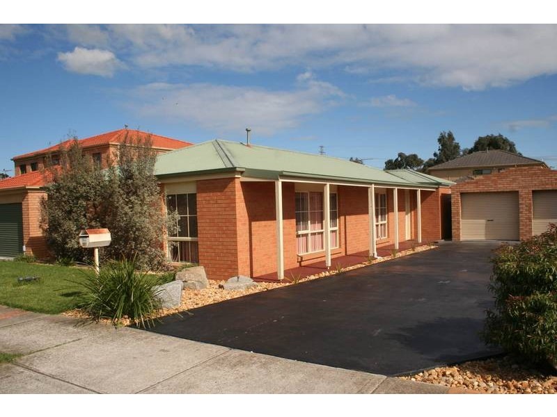 221 Monahans Road, Cranbourne VIC 3977