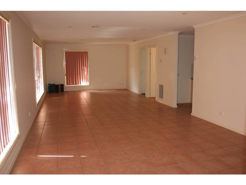 221 Monahans Road, Cranbourne VIC 3977