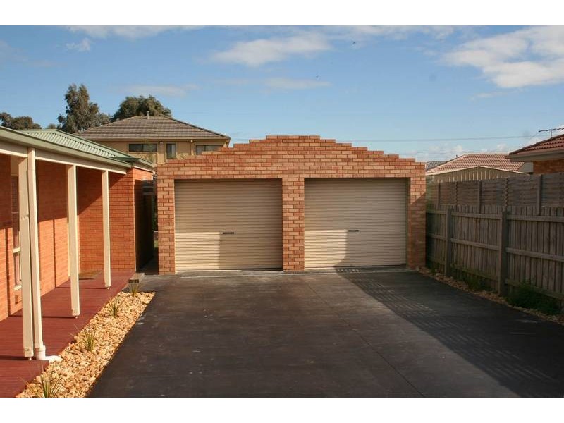 221 Monahans Road, Cranbourne VIC 3977