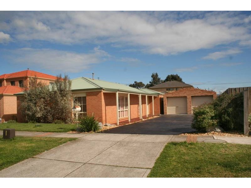 221 Monahans Road, Cranbourne VIC 3977