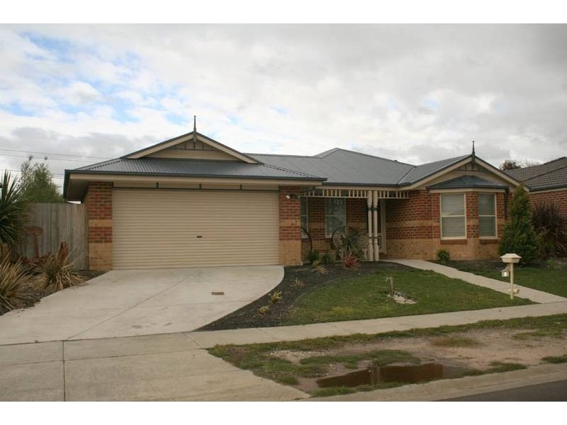 6 Longhirst Avenue, Cranbourne VIC 3977